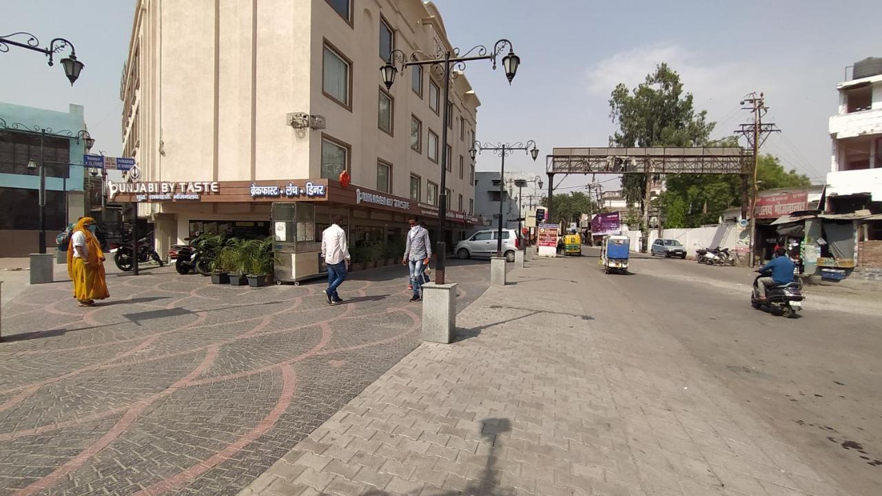 Hotel Radiance Bareilly Exterior foto