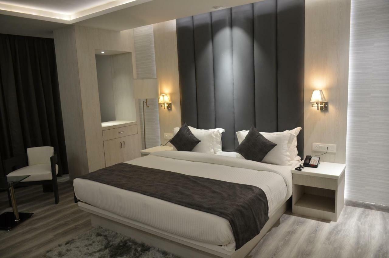 Hotel Radiance Bareilly Exterior foto