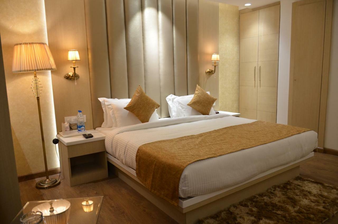 Hotel Radiance Bareilly Exterior foto